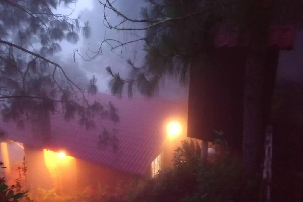 Cabana Con Banera Y Chimeneas En Puesta De Sol El Pacifico Luaran gambar